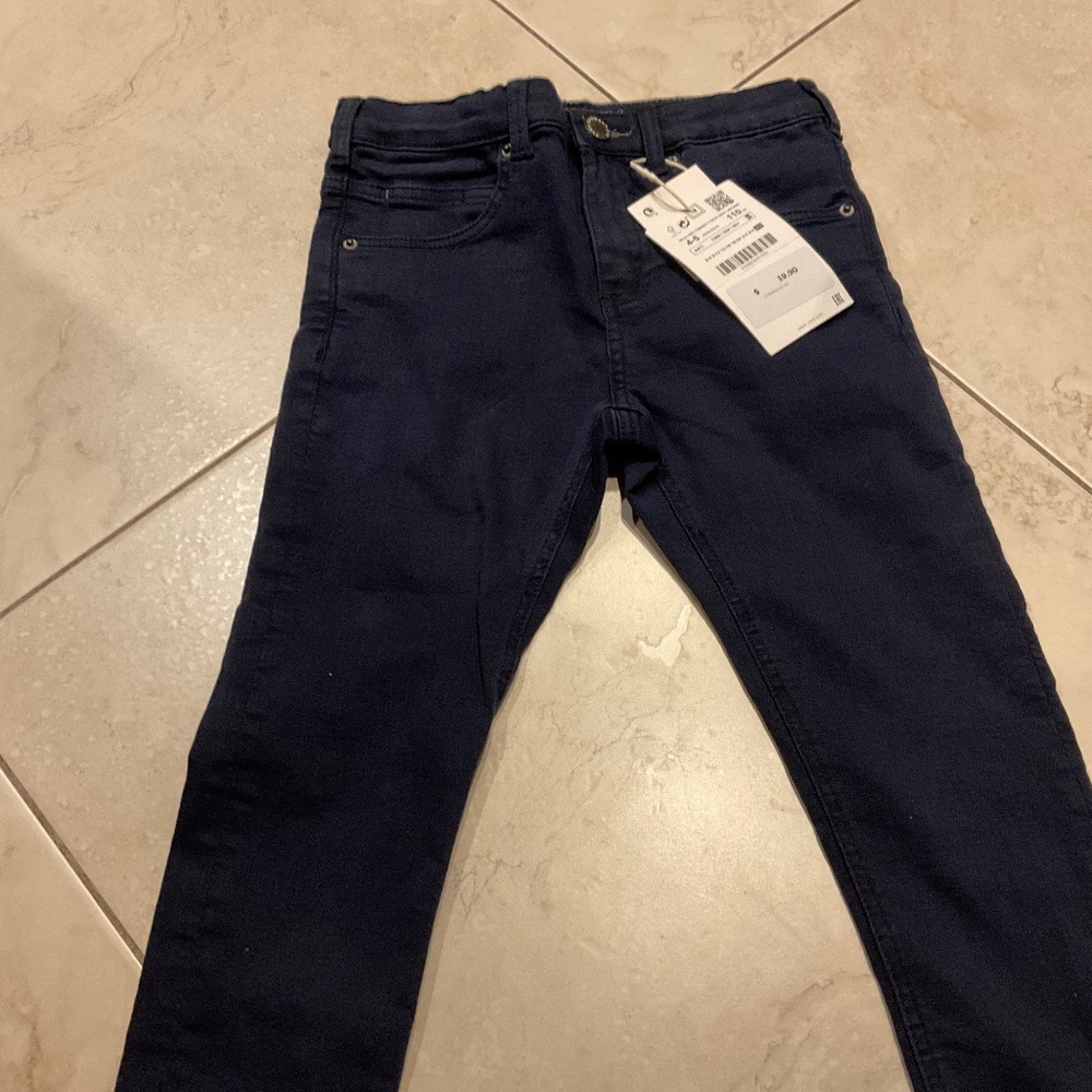 I am selling navy blue janes from Zara kid!